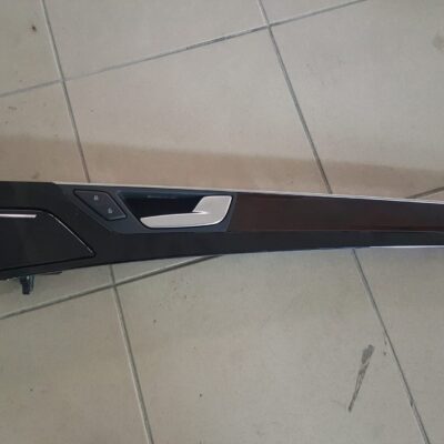 4H0867470 VOLKSWAGEN AUDI A8 KAPI ÇERÇEVESİ ( KÜLLÜK + MERKEZİ KİLİT ÜZERİNDE ) ARKA SAĞ ( AHŞAP GÖRÜNÜMLÜ ) OEM 4H0867470 Oto Mavili